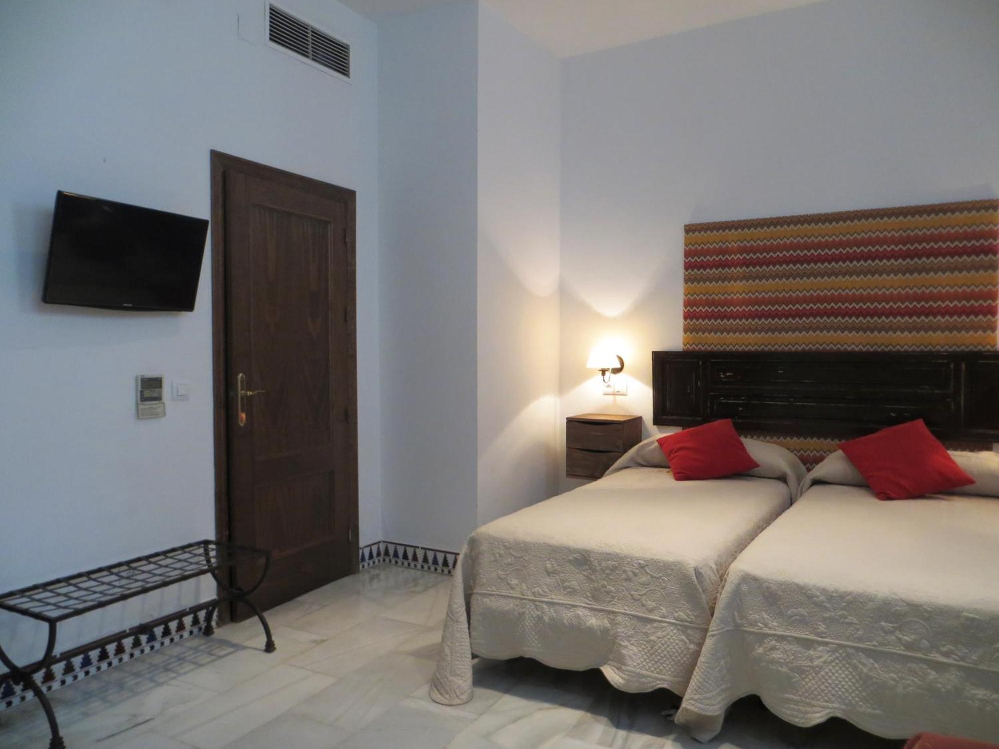 Apartamentos Plaza Córdoba Rum bild