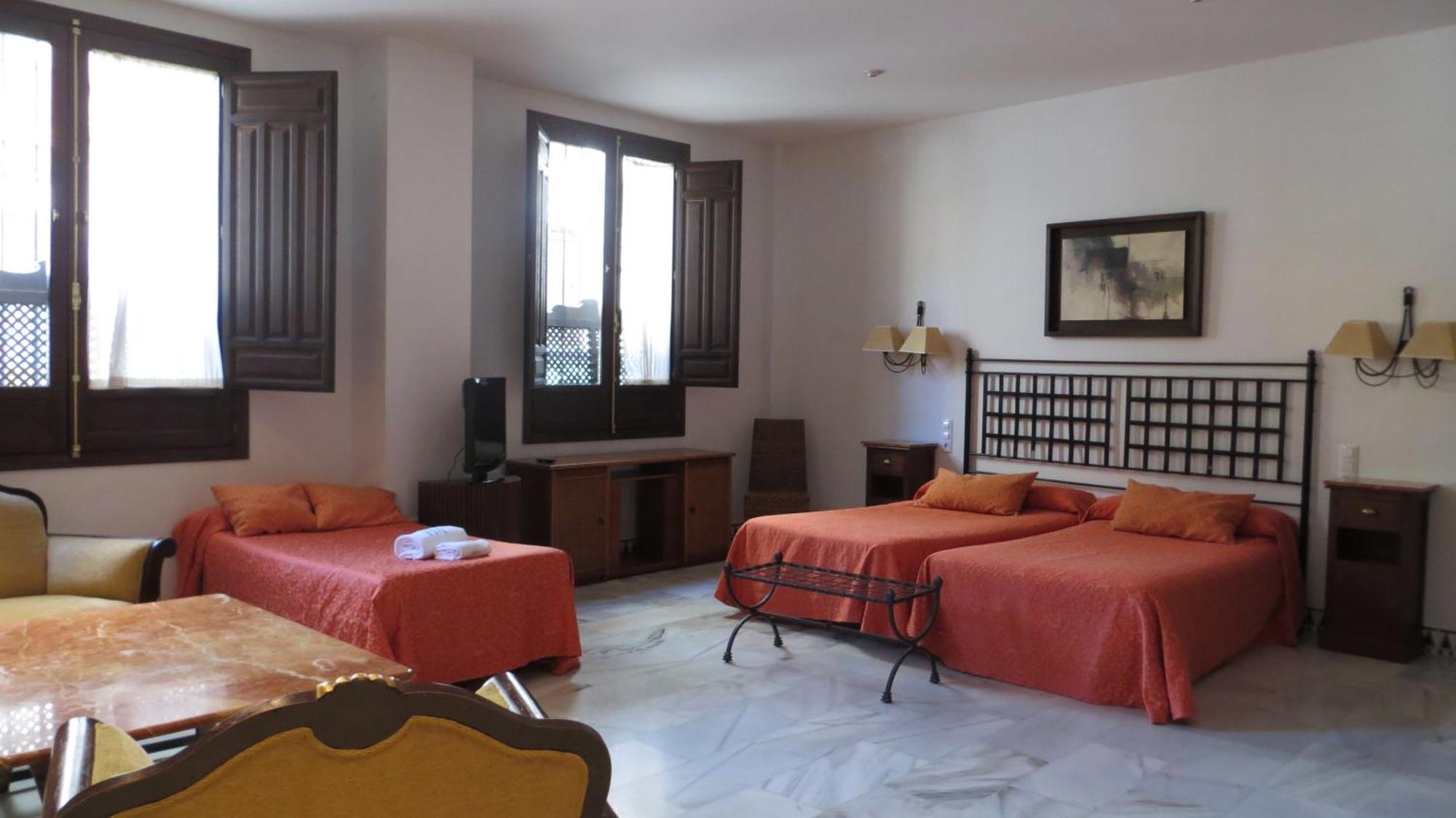 Apartamentos Plaza Córdoba Rum bild