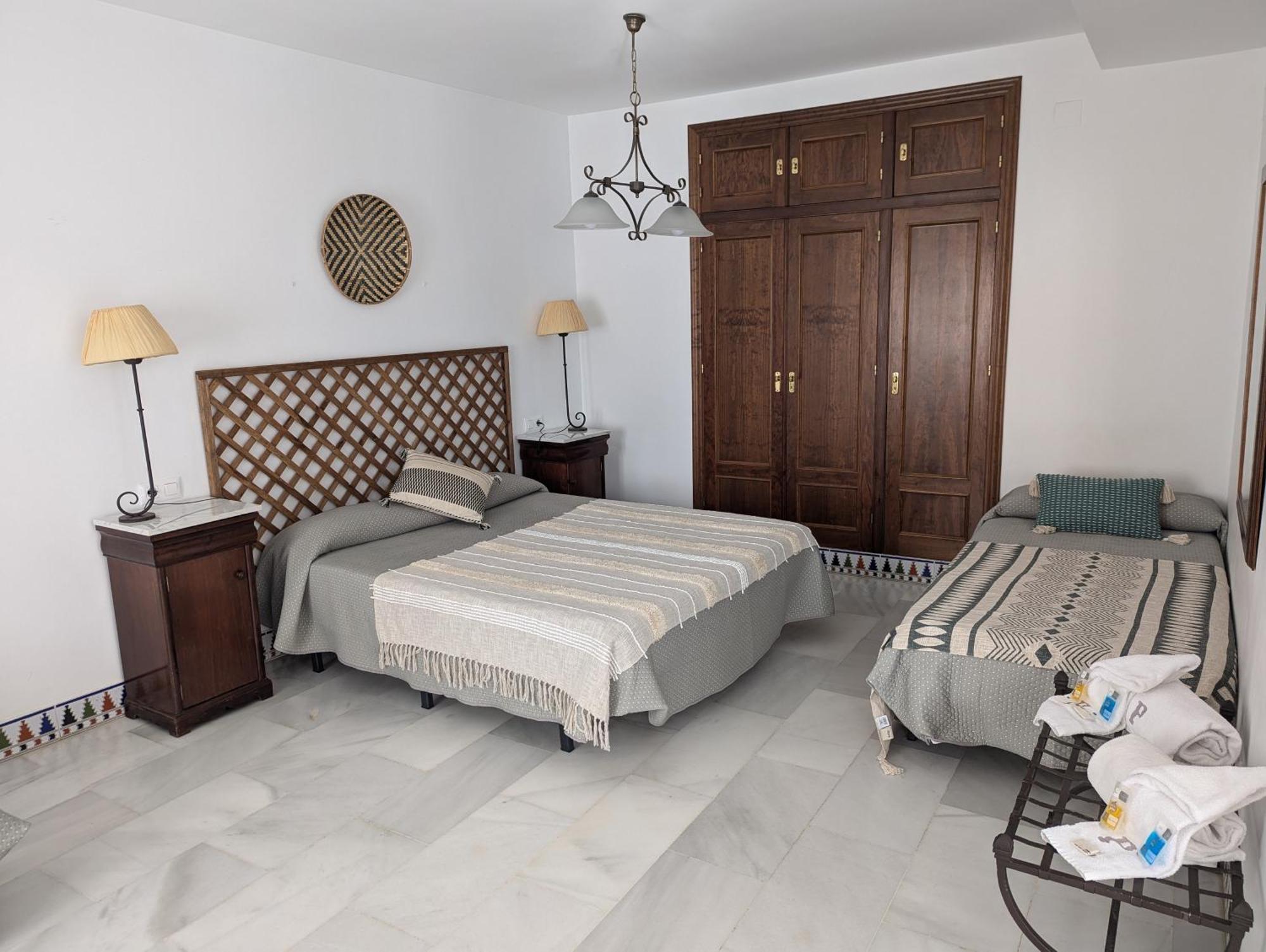 Apartamentos Plaza Córdoba Exteriör bild